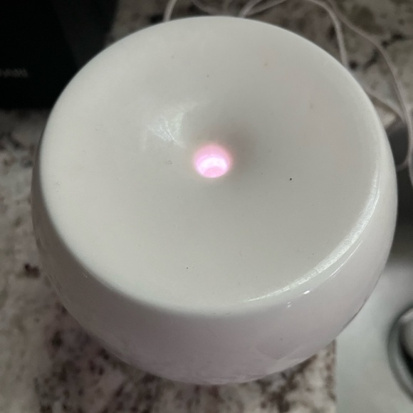Essential Oil Diffuser - Picture 3 of 5